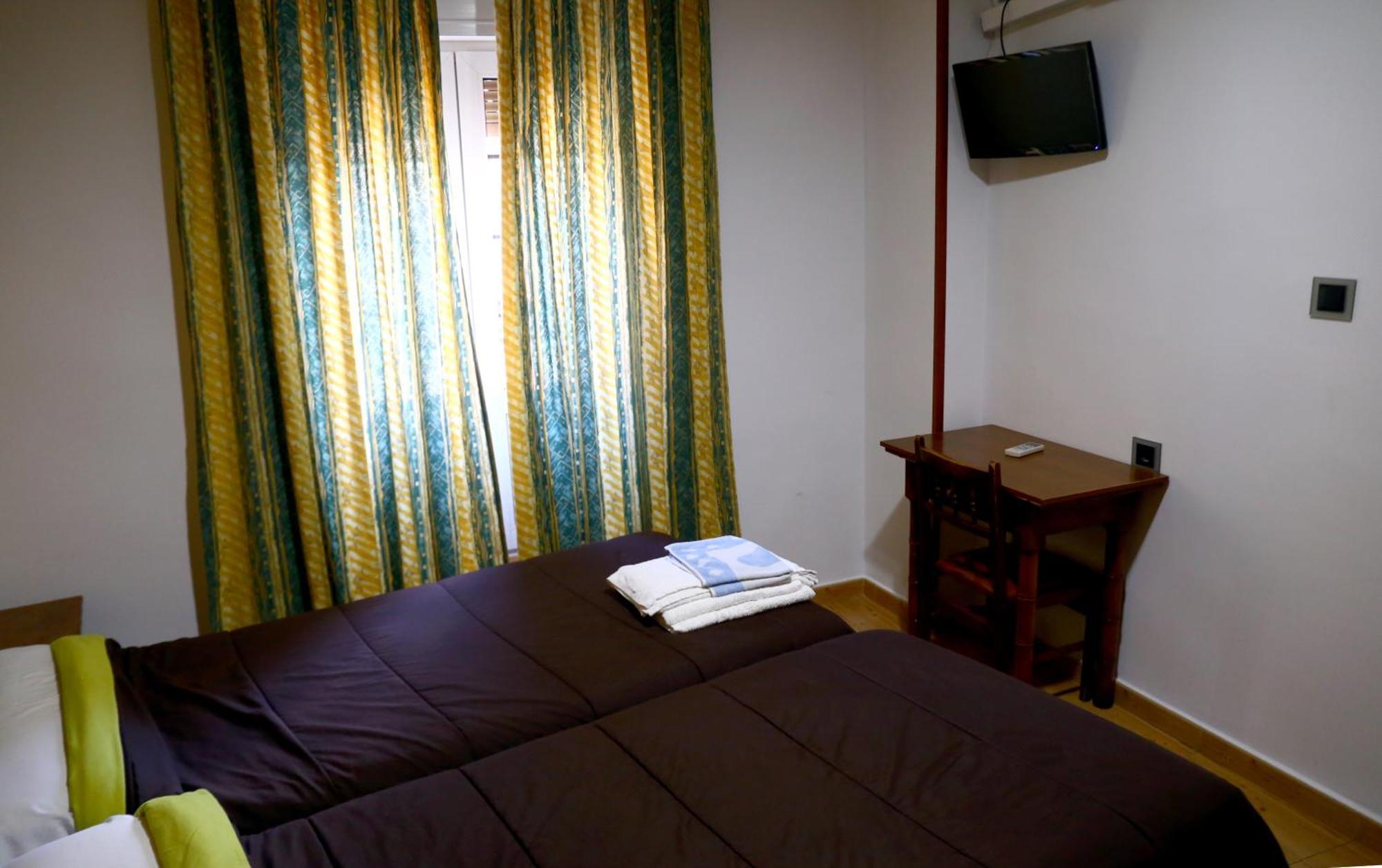 Hostal Muralla ปลาเซนเซีย ภายนอก รูปภาพ