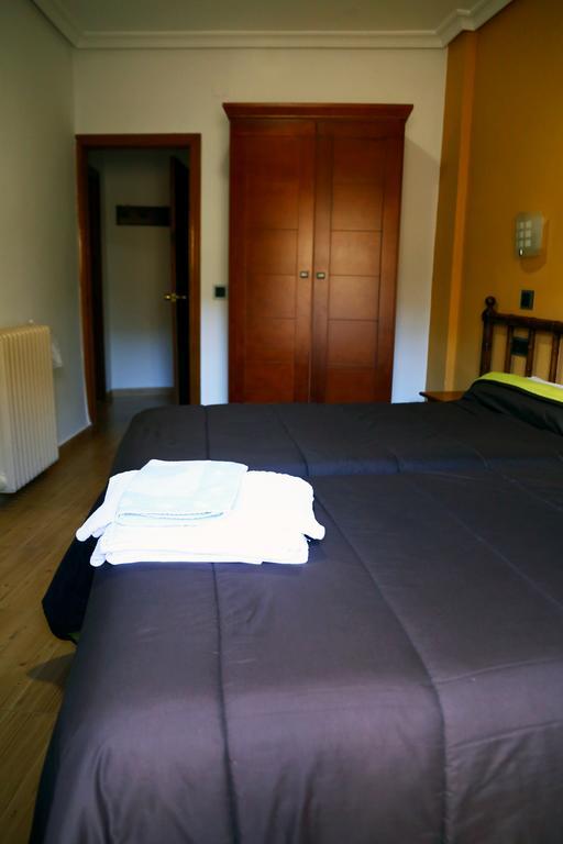 Hostal Muralla ปลาเซนเซีย ภายนอก รูปภาพ