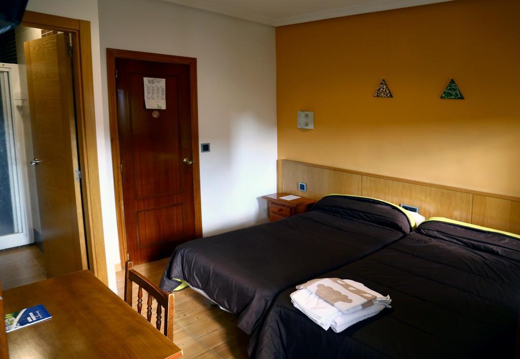 Hostal Muralla ปลาเซนเซีย ภายนอก รูปภาพ