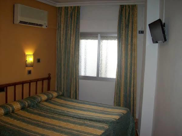 Hostal Muralla ปลาเซนเซีย ภายนอก รูปภาพ